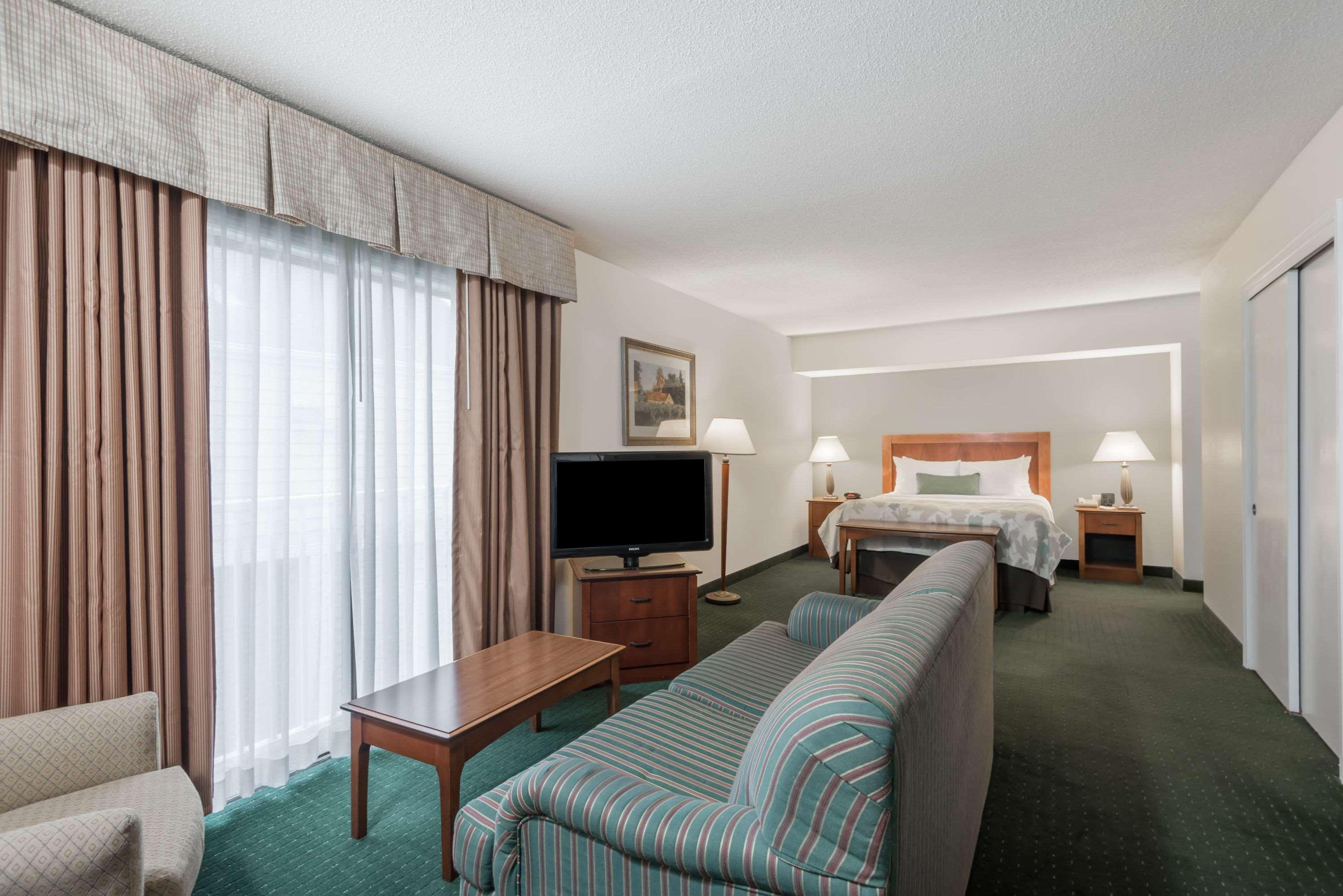 ฮอว์ทอร์น สวีท บาย วินด์แฮม ฟิชคิลล์/พูคิปซี แอเรีย Hotel ภายนอก รูปภาพ